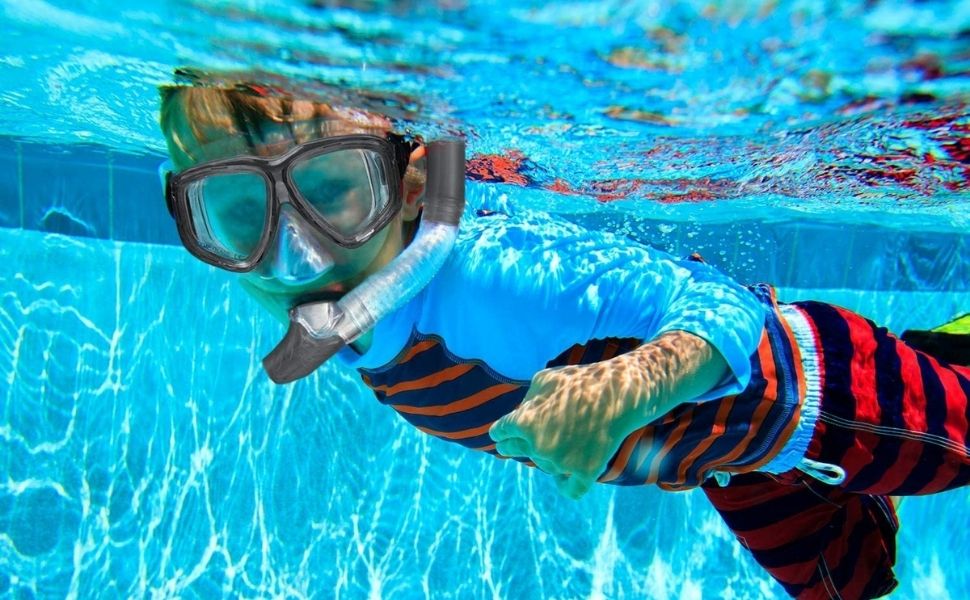 Explore Life Under the Sea with This Snorkel Set